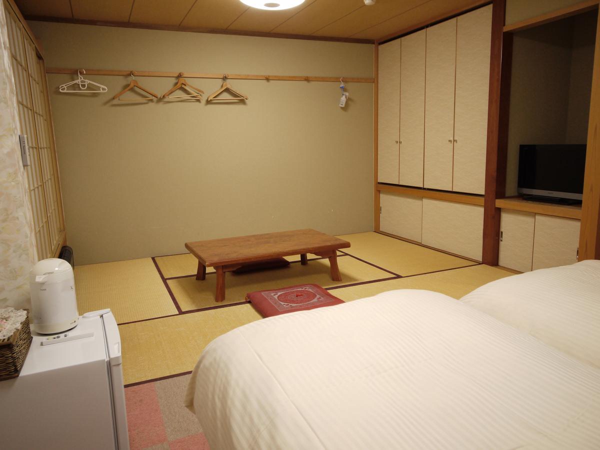 Hakuba Maerchen House Hotel Exterior photo